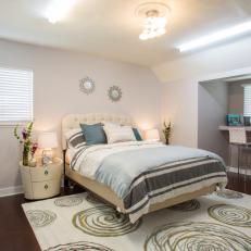 Gray Transitional Bedroom With Patterned Area Rug
