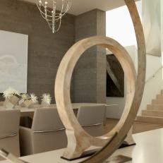 Balanced Accents for Modern Dining Area