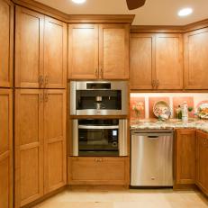 DP_Bruce-Snell-brown-traditional-kitchen-built-ins_h