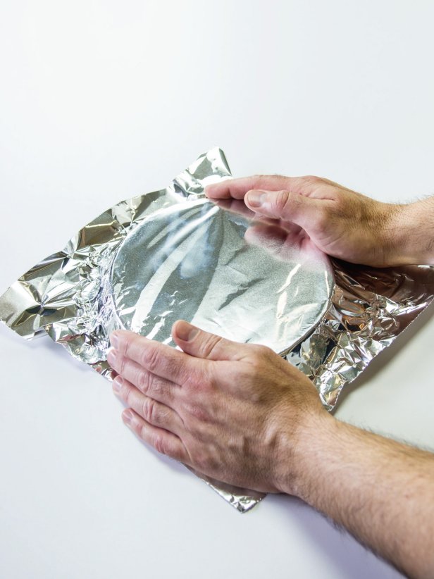 Wrapping Foil Around Cake Pan