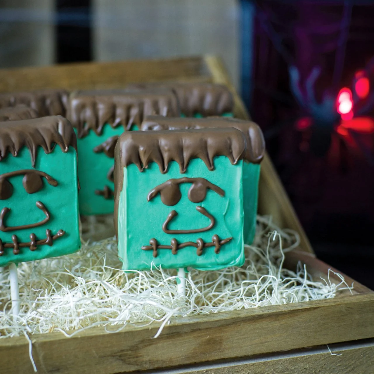 Make Frankens'more Treat Pops for Halloween | HGTV