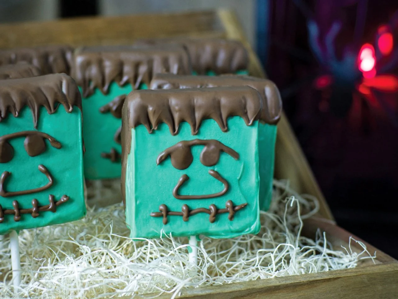 Make Frankens'more Treat Pops for Halloween | HGTV