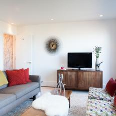 Midcentury-Modern-Style Living Room 