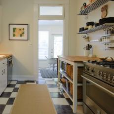 Retro-Chic Kitchen With Open Shelving 