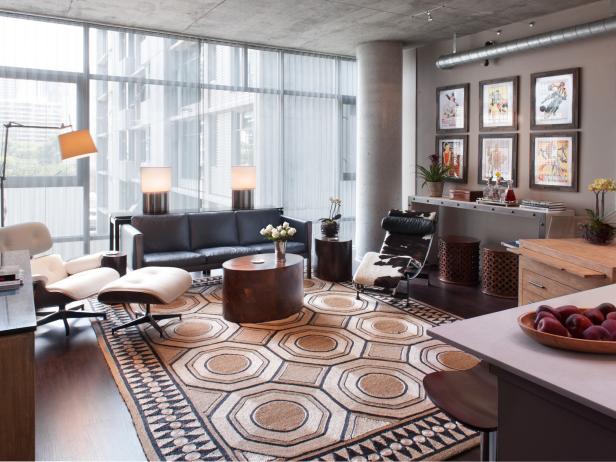 Neutral Midcentury Modern Living Room With Concrete Column