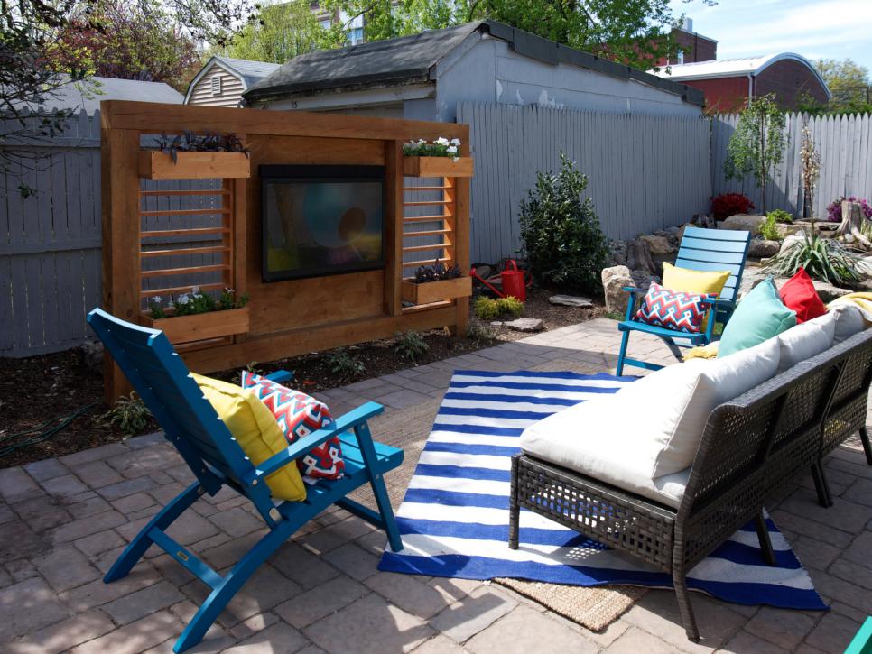 Outdoor Entertainment Center and TV HGTV