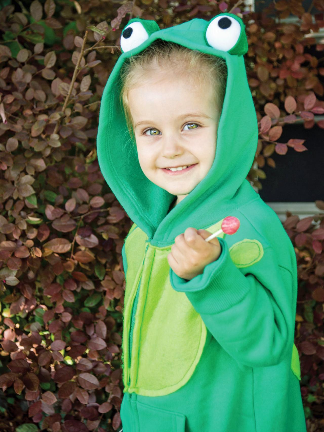 Hoodie Halloween Costume: Frog | HGTV