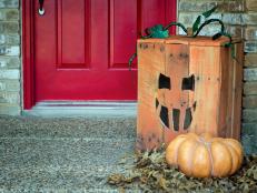 Dress up your doorstep or dark corner indoors with this spooky Halloween DIY. The easy to find pallets make it rustic and up the creepy factor.