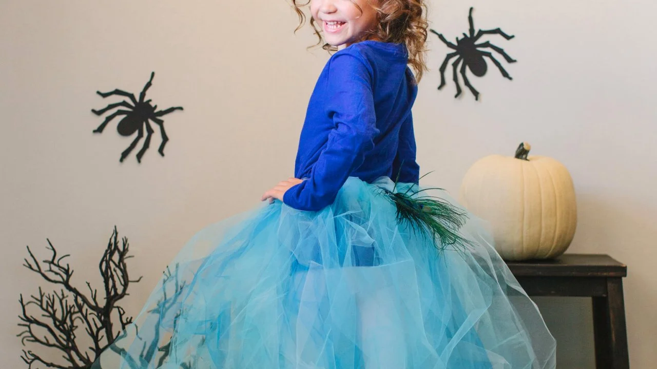 Kid's Halloween Costume: Pretty Peacock | HGTV
