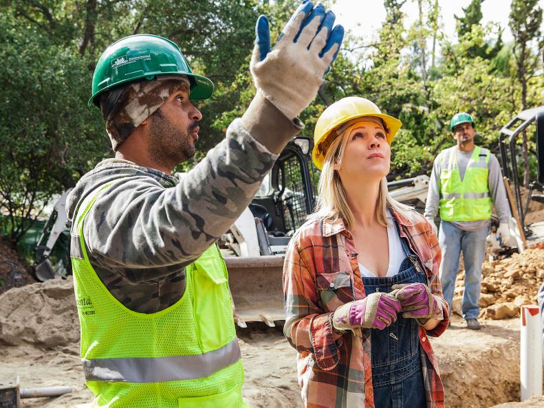 Jennie Garth discusses the removal of a large tree that blocks the entryway to her Hollywood Hills home, as seen on HGTV’s Jennie Garth Project. 