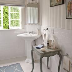 A Cheery Guest Bath with Period Charm