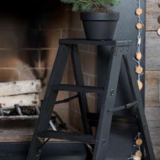 Add Life Element to a Christmas Fireplace