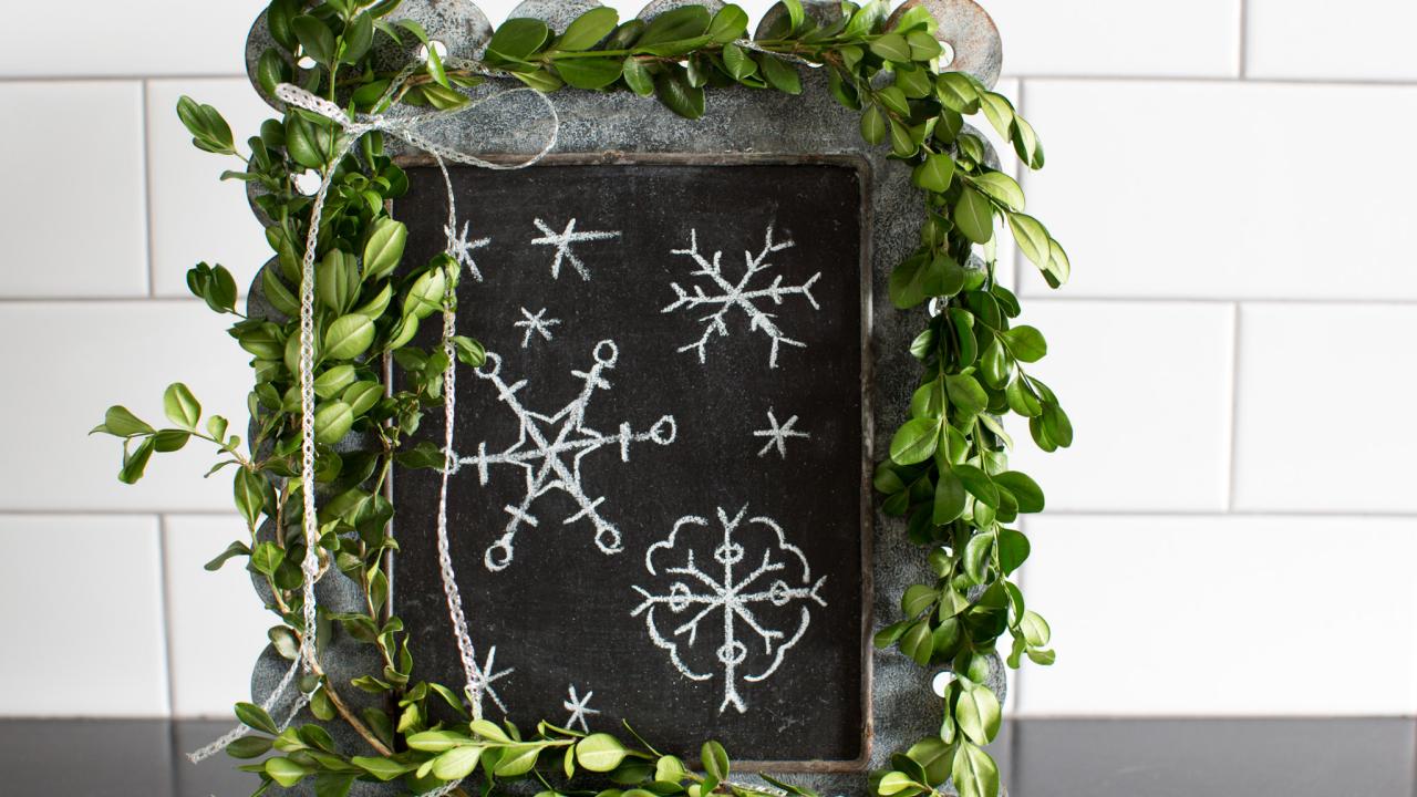 How To Use Fresh Greenery for Christmas DIY Projects: Best Tips