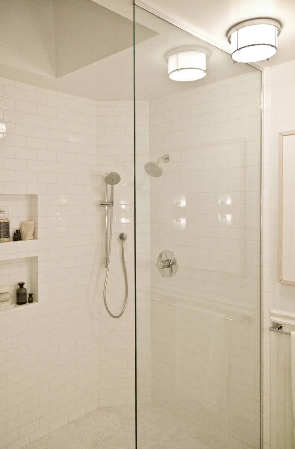 bathroom showers with subway tiles