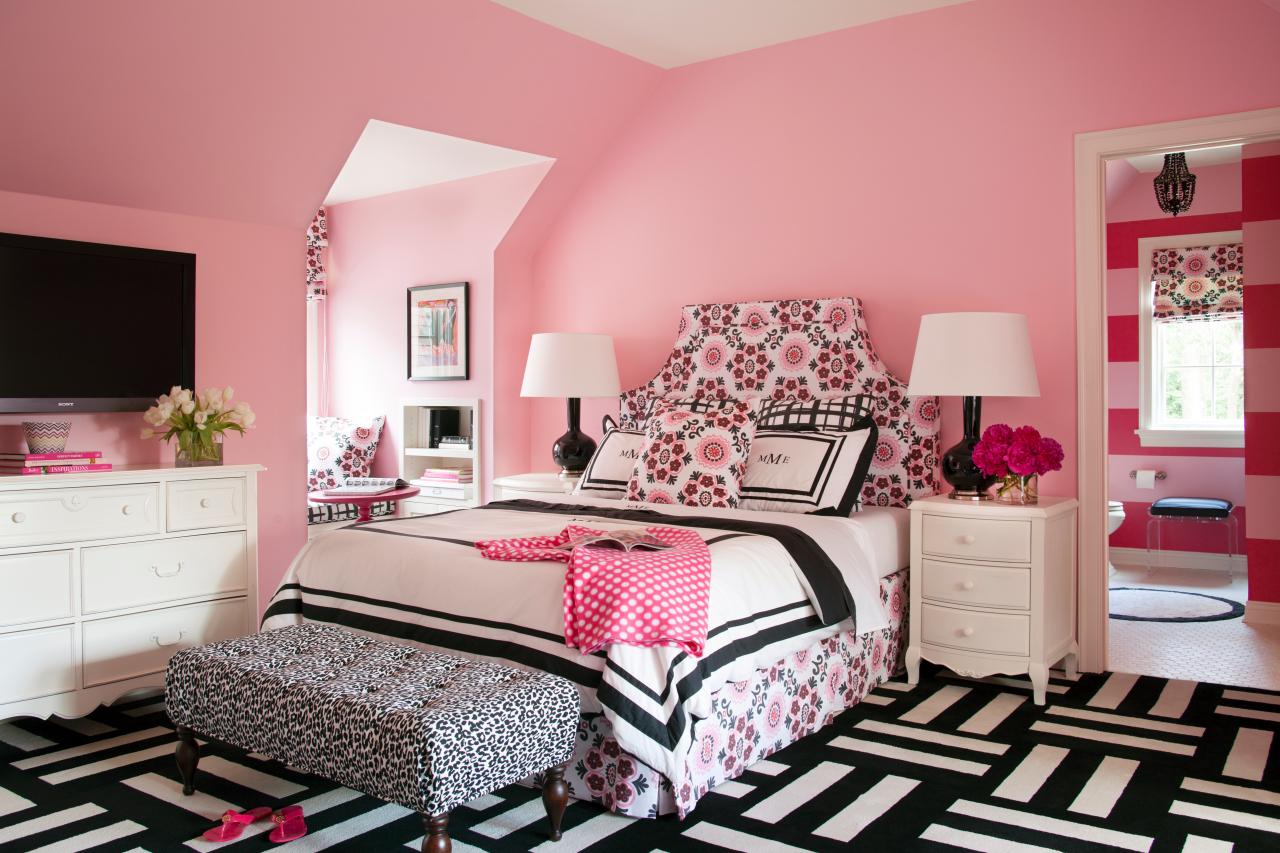 Pink Transitional Teen Girl S Bedroom With Black And White
