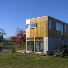 Modern Home Boasts Concrete & Wood Exterior