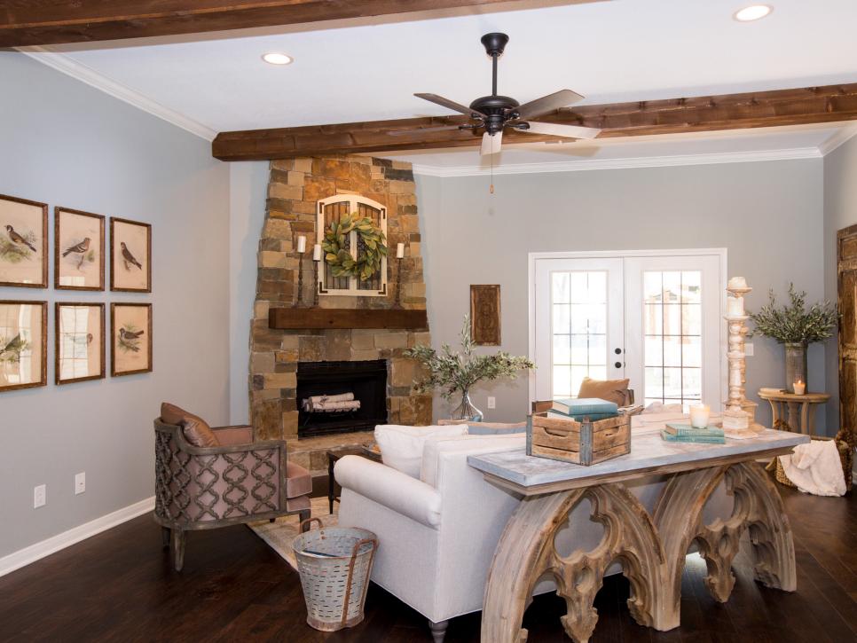 Photos Fixer Upper Welcome Home With Chip And Joanna Gaines Hgtv - Fixer Upper Home Decor