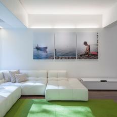 Contemporary Living Room With White Sectional Sofa Feels Fresh