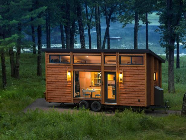 Luxury Mobile Cabin With Wood Exterior