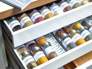 <center>30 Ways to Organize Your Spices