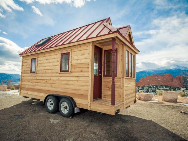 Tiny Home on Wheels With Small Corner Porch