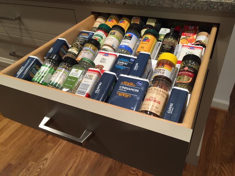 Drawer Inserts Hold Spice Jars of All Sizes