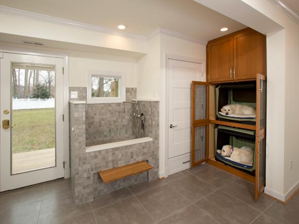 Mudroom With Dog Kennel and Spa