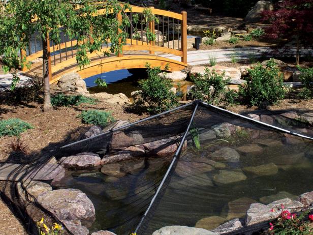 Pond shelter net for keeping leaves out 