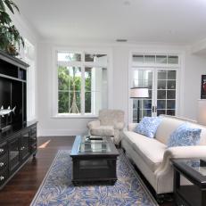 Coastal Living Room for Relaxed TV Watching