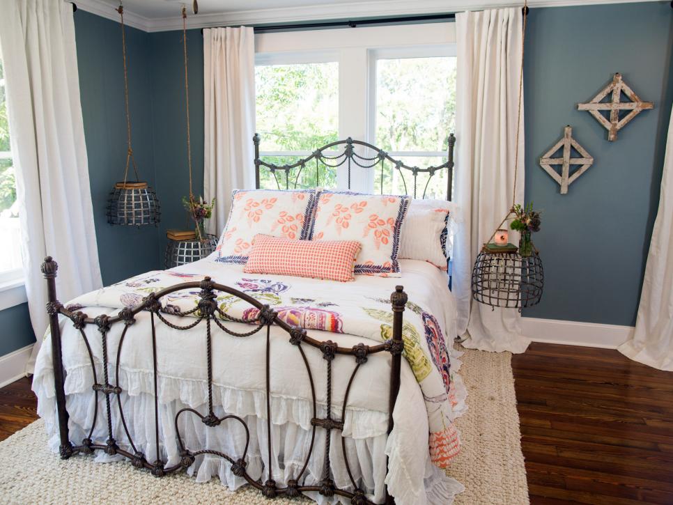 Fixer Upper Texas Sized House Small Town Charm Hgtv S Fixer