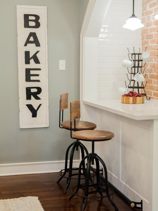 The breakfast nook between the newly remodeled dining room and kitchen, as seen on Fixer Upper. (After)