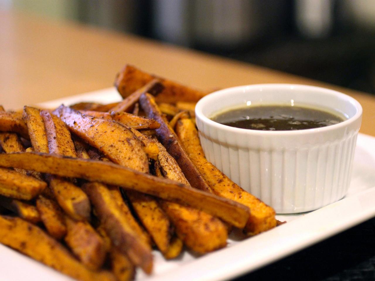 Cinnamon Sugar Sweet Potato Fries with Toasted Marshmallow Sauce