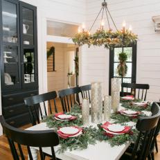 Festive Dining Room With Holiday Decor
