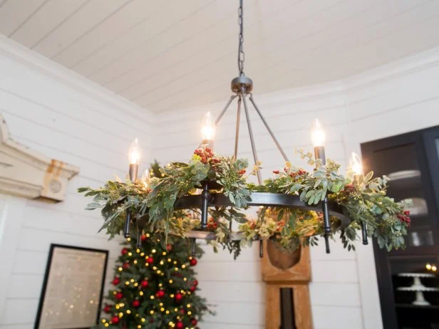 How to Decorate Pendant Lights for Christmas: Stunning Festive Ideas