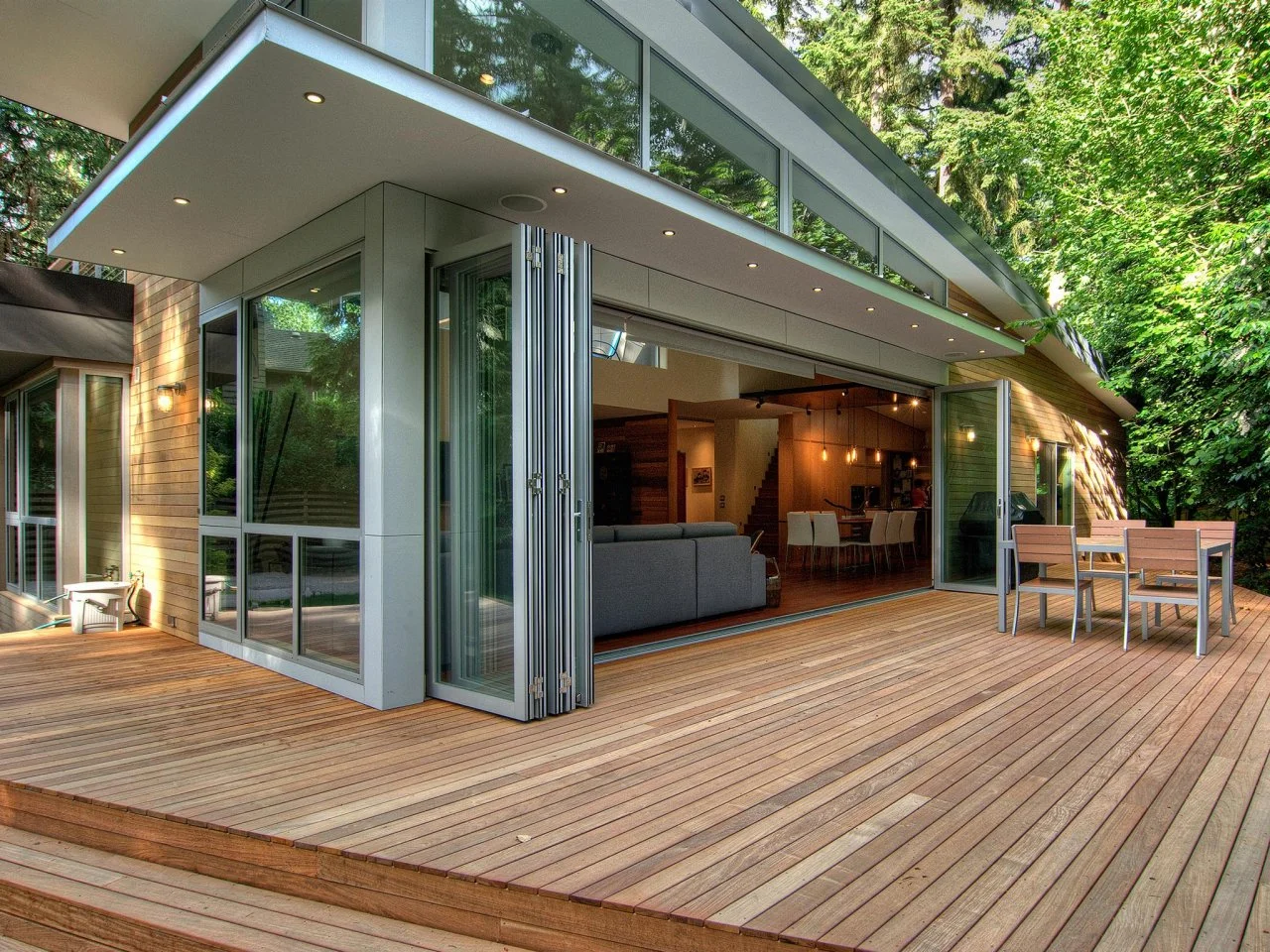 Glass wall design outdoor outlet