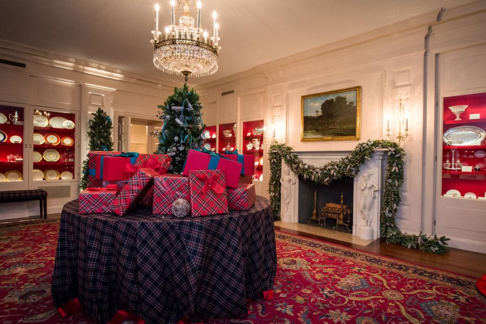 White House Christmas Tour 2015 White House Christmas 2015 HGTV