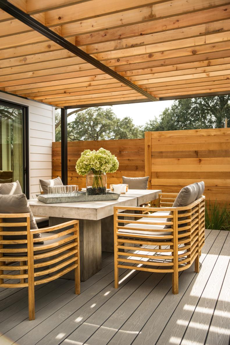 HGTV Smart Home 2015 Outdoor Table 