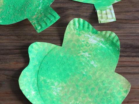 Kids' Craft: Bubble Wrap Shamrocks