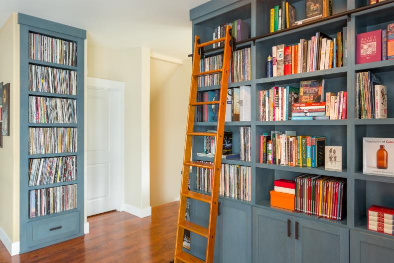 Corner Library With Built-In Bookshelves & Rolling Ladder