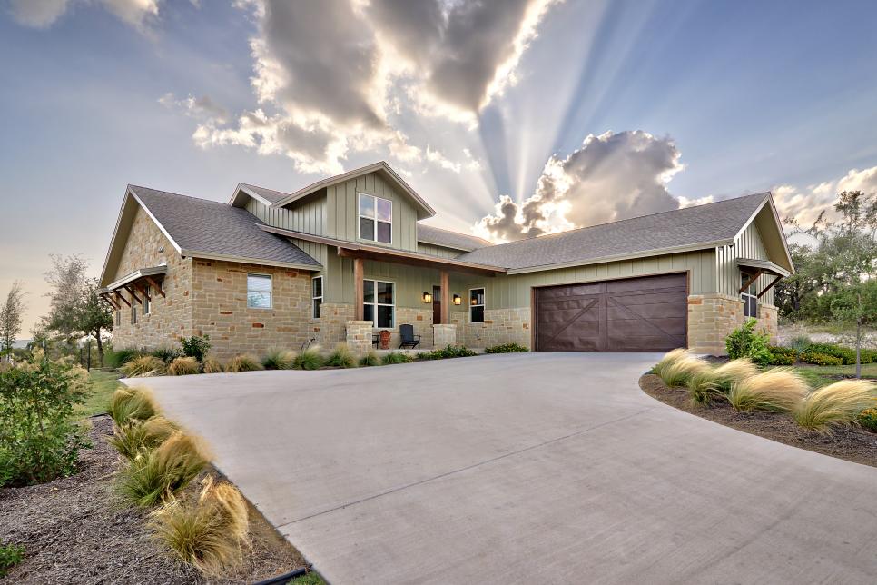 Transitional House With Spacious Driveway