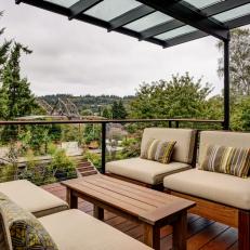 Contemporary Deck Features Neutral Cushioned Seating