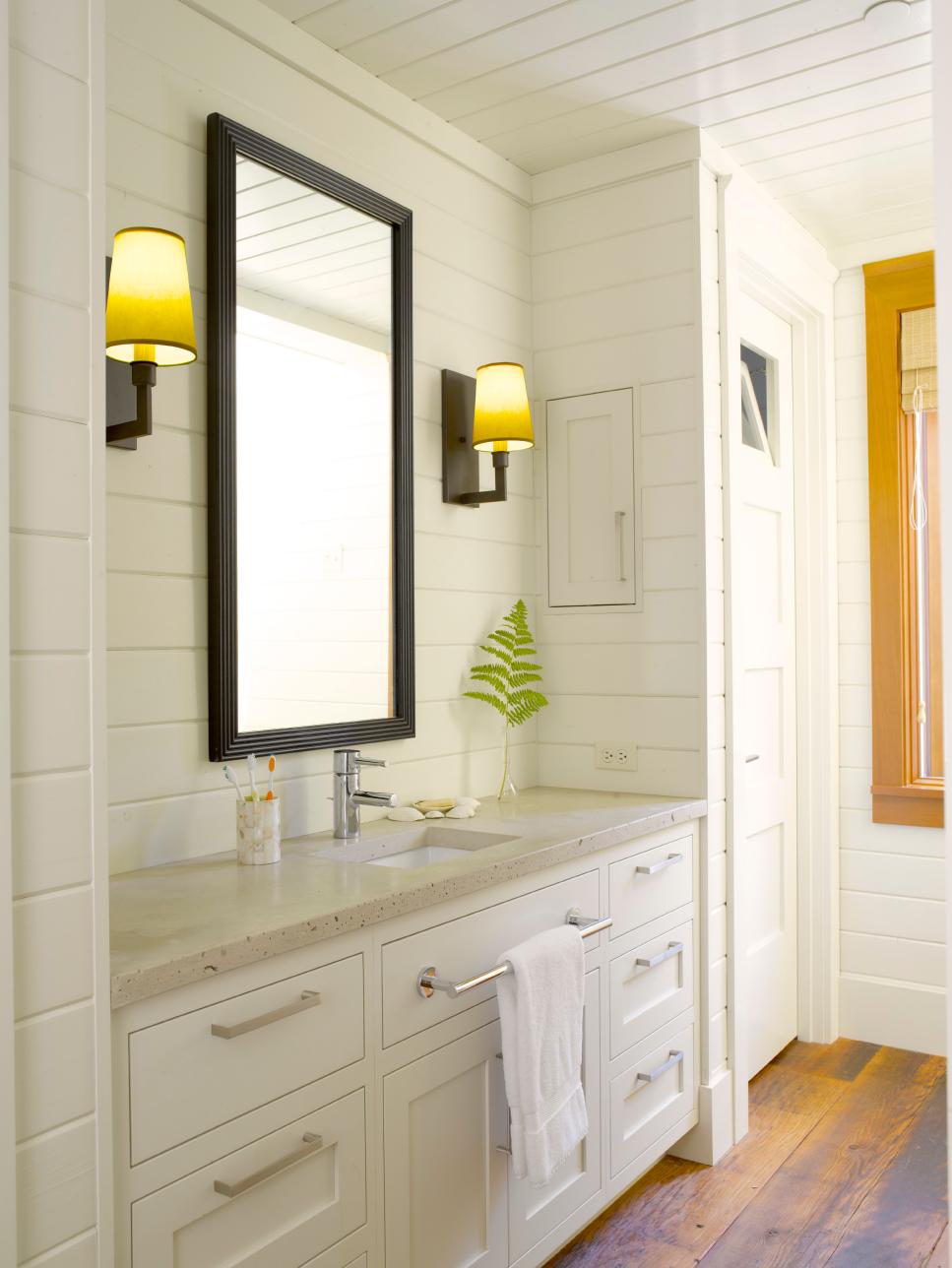 Cottage-Style Bathroom With Single Vanity | HGTV