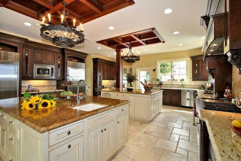 Neutral Traditional Kitchen