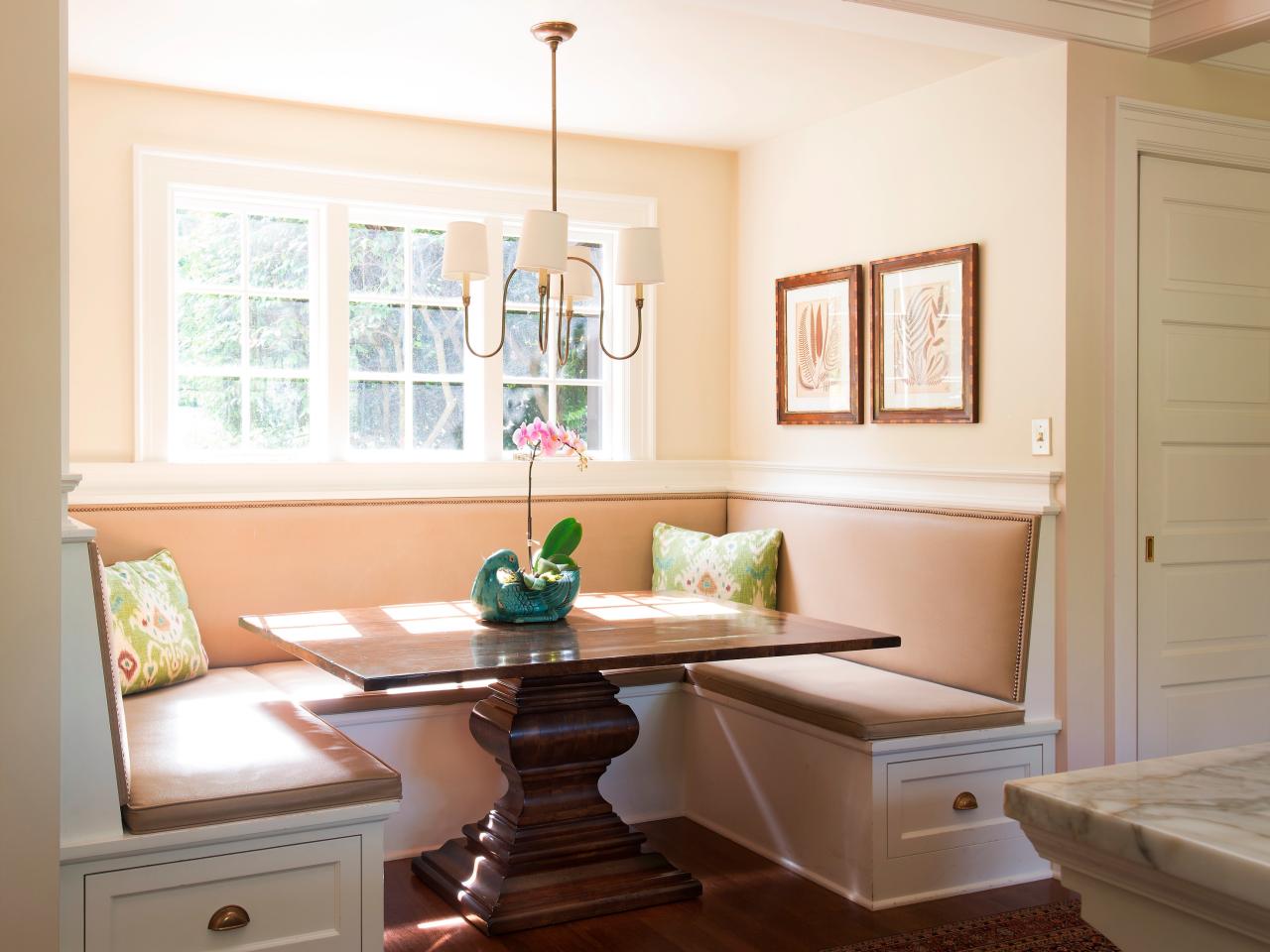 Cozy Breakfast Nook With Custom Built-In Bench | HGTV