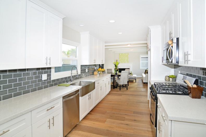 Bright White modern Kitchen with Extra Long Countertop 