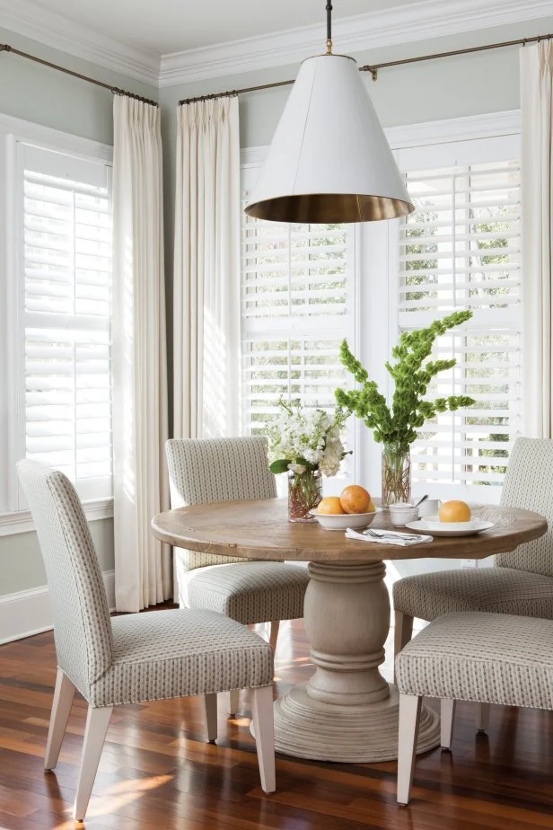 Should Dining Room Curtains Touch the Floor? Expert Tips Revealed