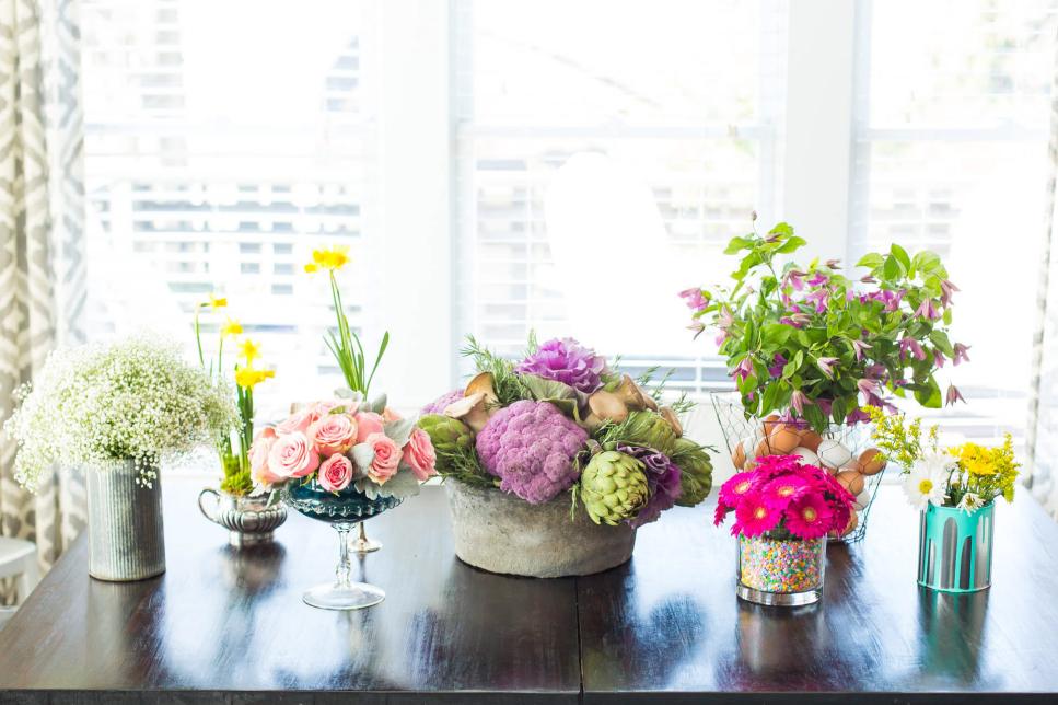 Featured image of post Floral Centerpieces Diy / Whether it's simple birchwood candles for a woodland wedding or glamorous candelabras for a.