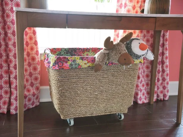 Plastic Bin Makeover with Jute Rope