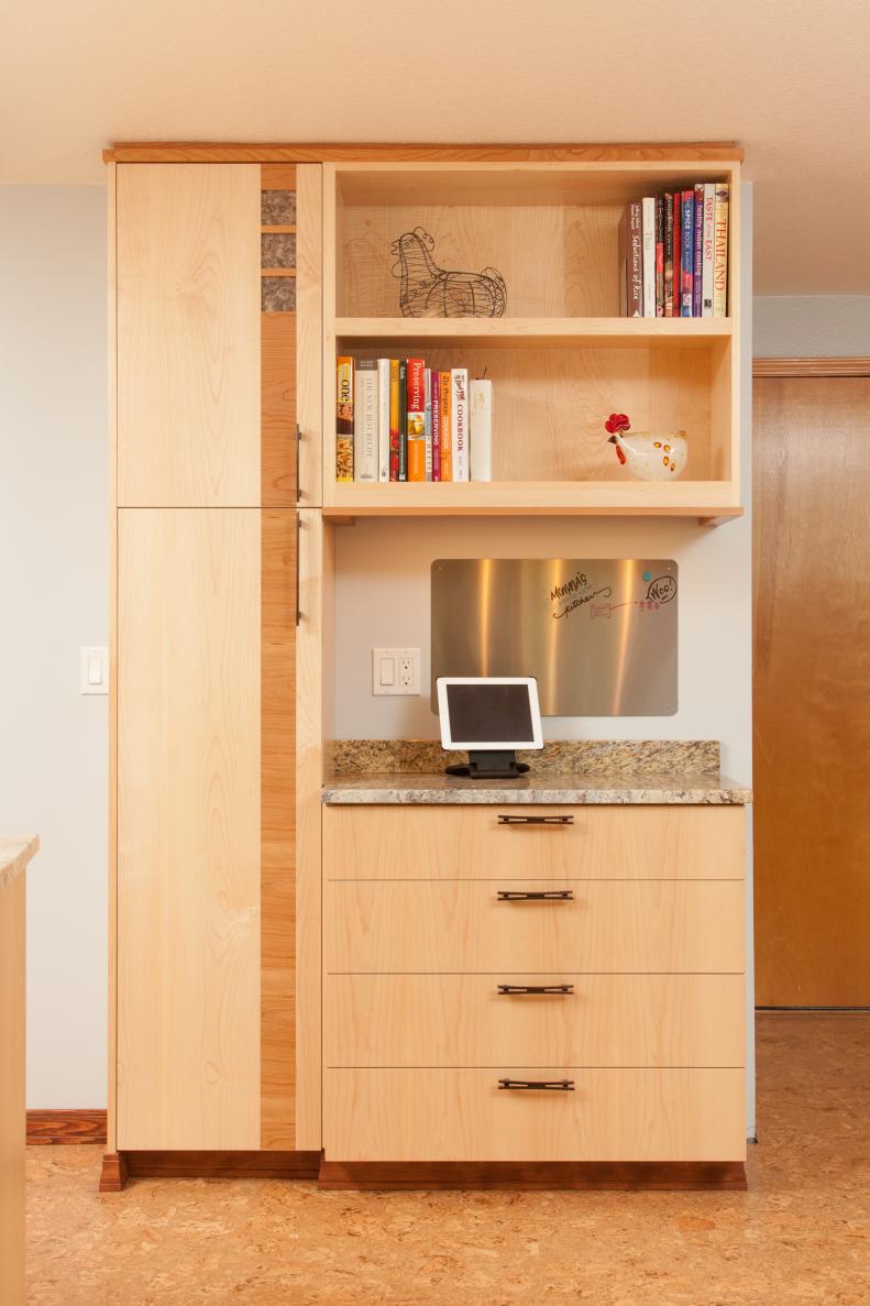Neutral Wood Kitchen Cabinet 