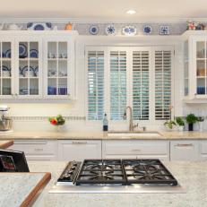 Traditional Colonial Kitchen With Blue & White Decor